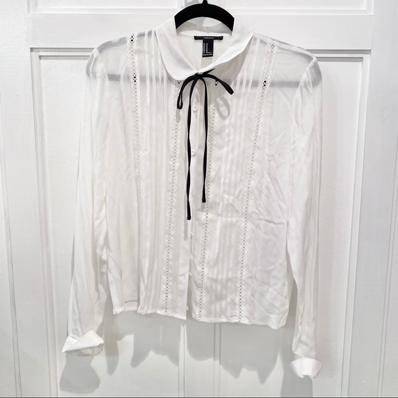 Forever 21 Tops - Forever21 Black & White Vintage-Style Blouse